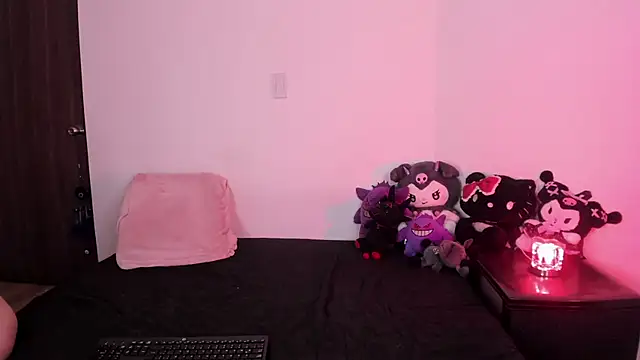 raven__white1's cam snapshot