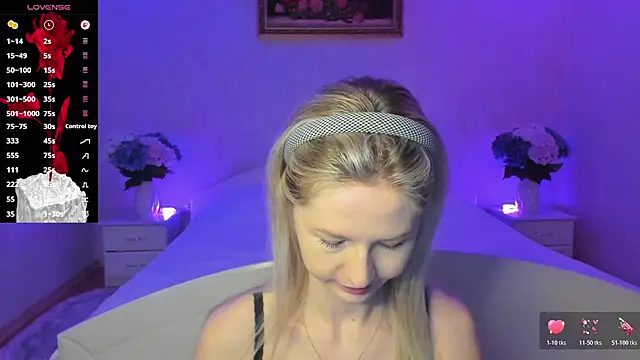 Julie_Blaze's cam snapshot