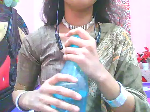 Silver_Queen07's cam snapshot