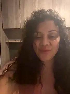 caramelandCurls live sex cam