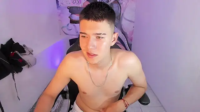 Aleck_Boy's cam snapshot