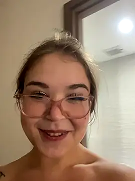 Lilith_Bonheur's cam snapshot