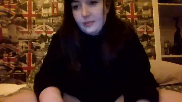 Lynylou live sex cam