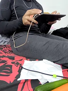 yazin19 live sex cam