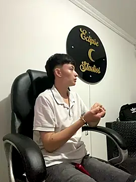 nico_18x live sex cam