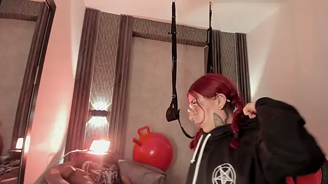 selene_red_'s cam snapshot