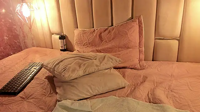 WILD_FIREE_'s cam snapshot