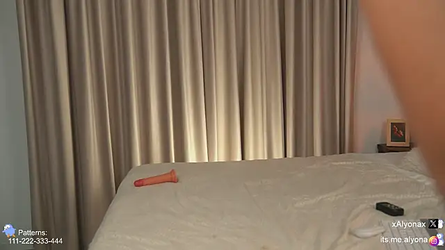 Alyonaqueen_'s cam snapshot