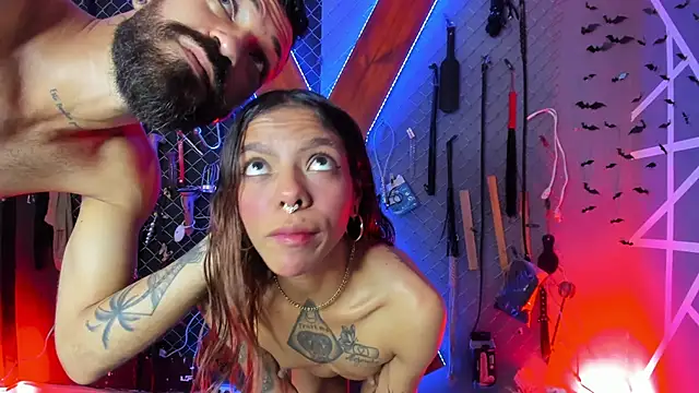 Warick_and_Aria_bdsm_'s cam snapshot