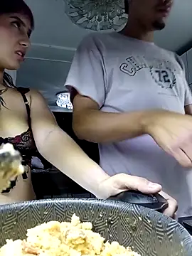 jov_and_thomas's cam snapshot