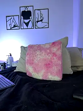 ellie_mcdonald's cam snapshot