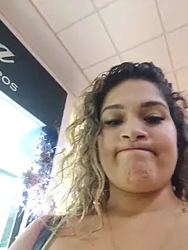 Sara_smiiith211 live sex cam