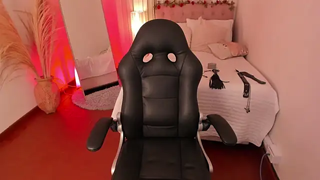 Lucie_Harper's web cam