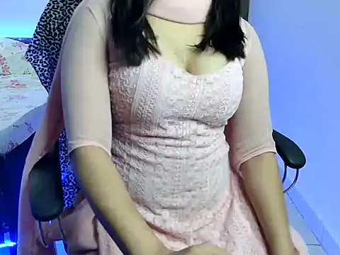 Vaani_09 live sex cam