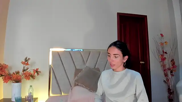 Nina_Cavaali live sex cam