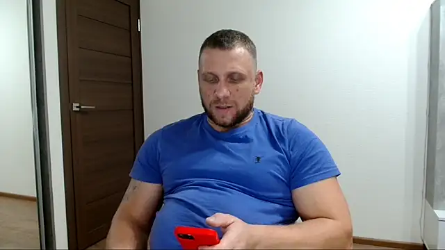 B-L-O-N-D's cam snapshot