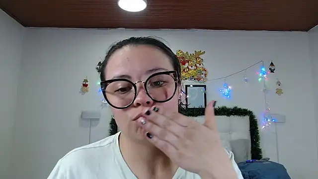 Megan_05_'s cam snapshot