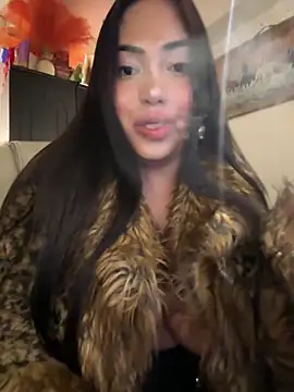 BigDominaMia live sex cam