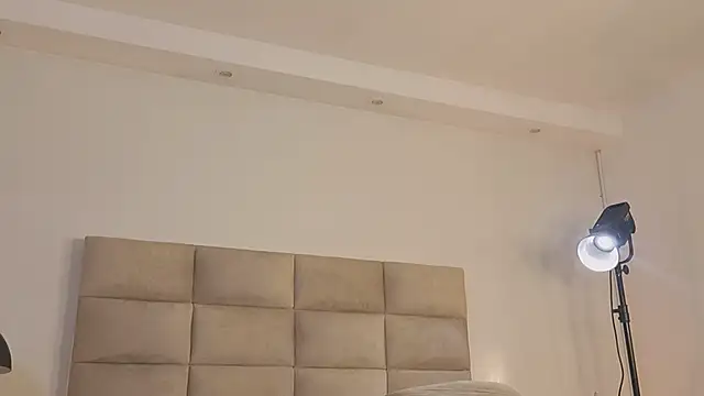 emma_brooks1's cam snapshot