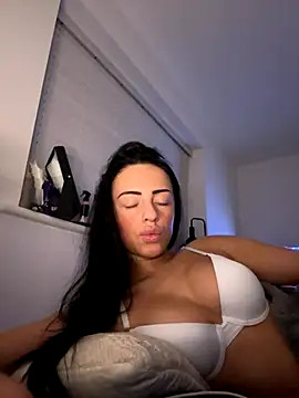 Bethrae25's cam snapshot