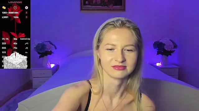 Julie_Blaze's cam snapshot