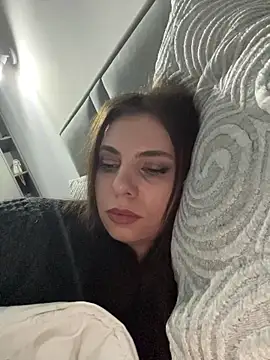 CurlyLara's cam snapshot