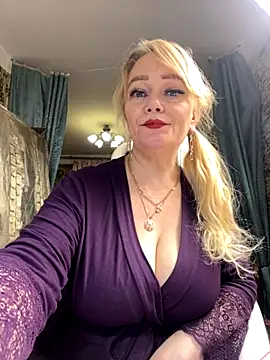 Sweet-blonde's cam snapshot