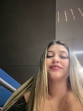 lunablossom_'s cam snapshot