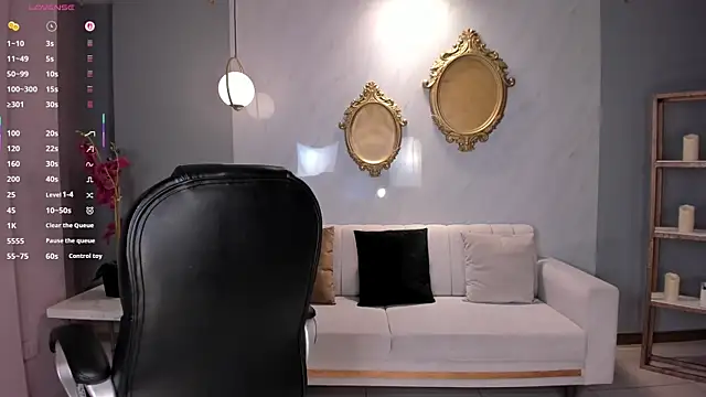 LizzHamilton__'s cam snapshot