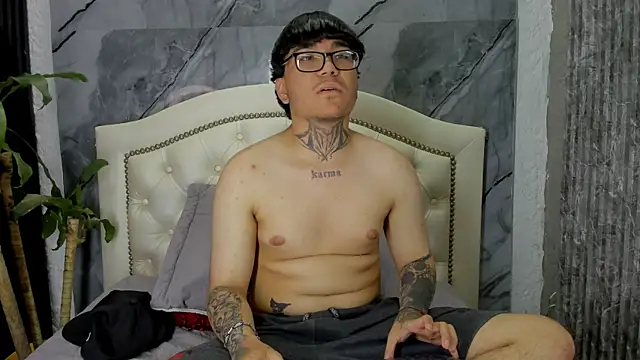 Noah_West18's cam snapshot