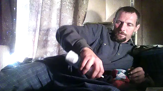 luke_thighwalker2469's cam snapshot