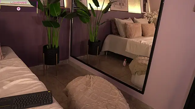 ElleDiane live sex cam