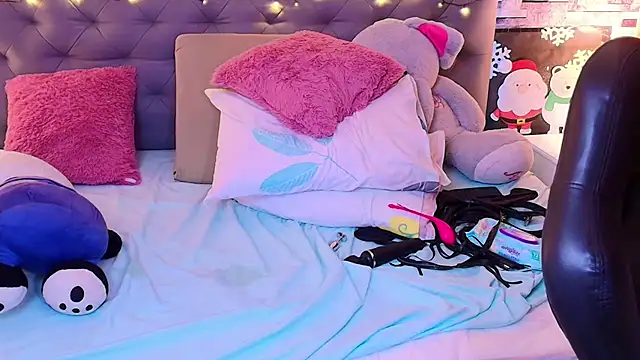 Italyy__boobs's cam snapshot