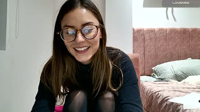 Emmy_petit live sex cam