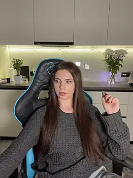 CurlyLara live sex cam