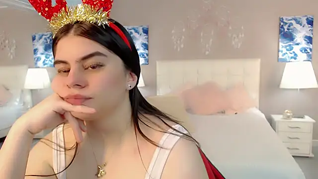 _Maddison_Ivanova_'s cam snapshot