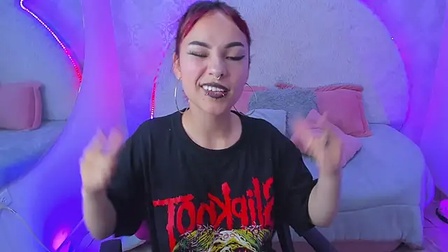 Megane_whitte's cam snapshot