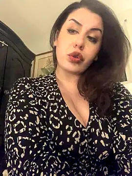 holyeroticss live sex cam