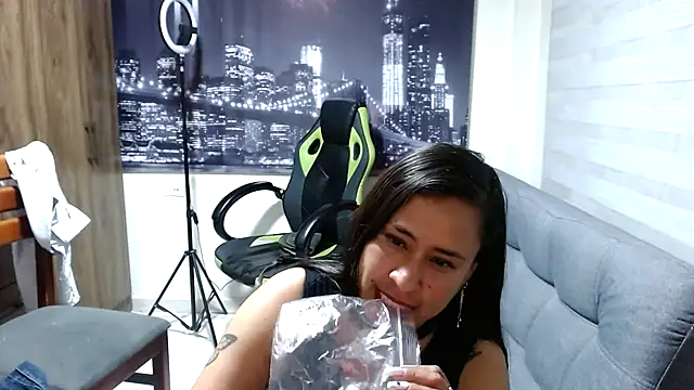 kamila_lovee's cam snapshot