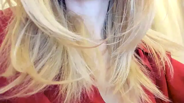 Politeeliza's cam snapshot