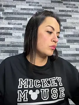 Lesly_10-'s cam snapshot