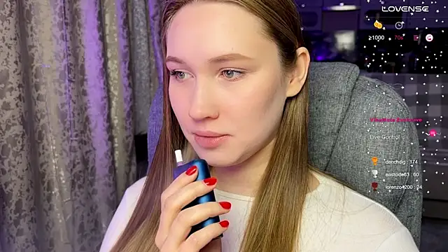 ChloeMillerMeow's cam snapshot