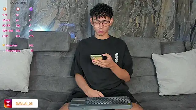 Daviid_laidd live sex cam