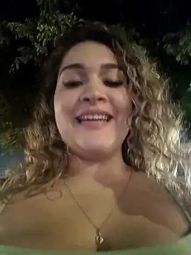 Sara_smiiith211 live sex cam