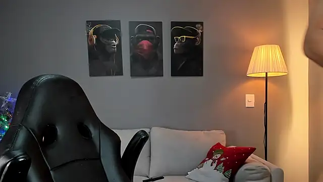 ApoloMakris's cam snapshot