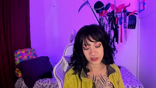 dungeongirls's cam snapshot