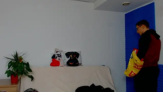 ZeinMiracles's cam snapshot