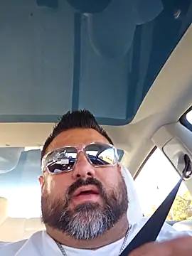 Roddog18 live sex cam