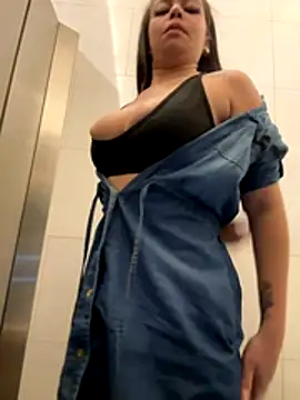 Alyshanon18 live sex cam