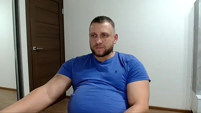 B-L-O-N-D's cam snapshot